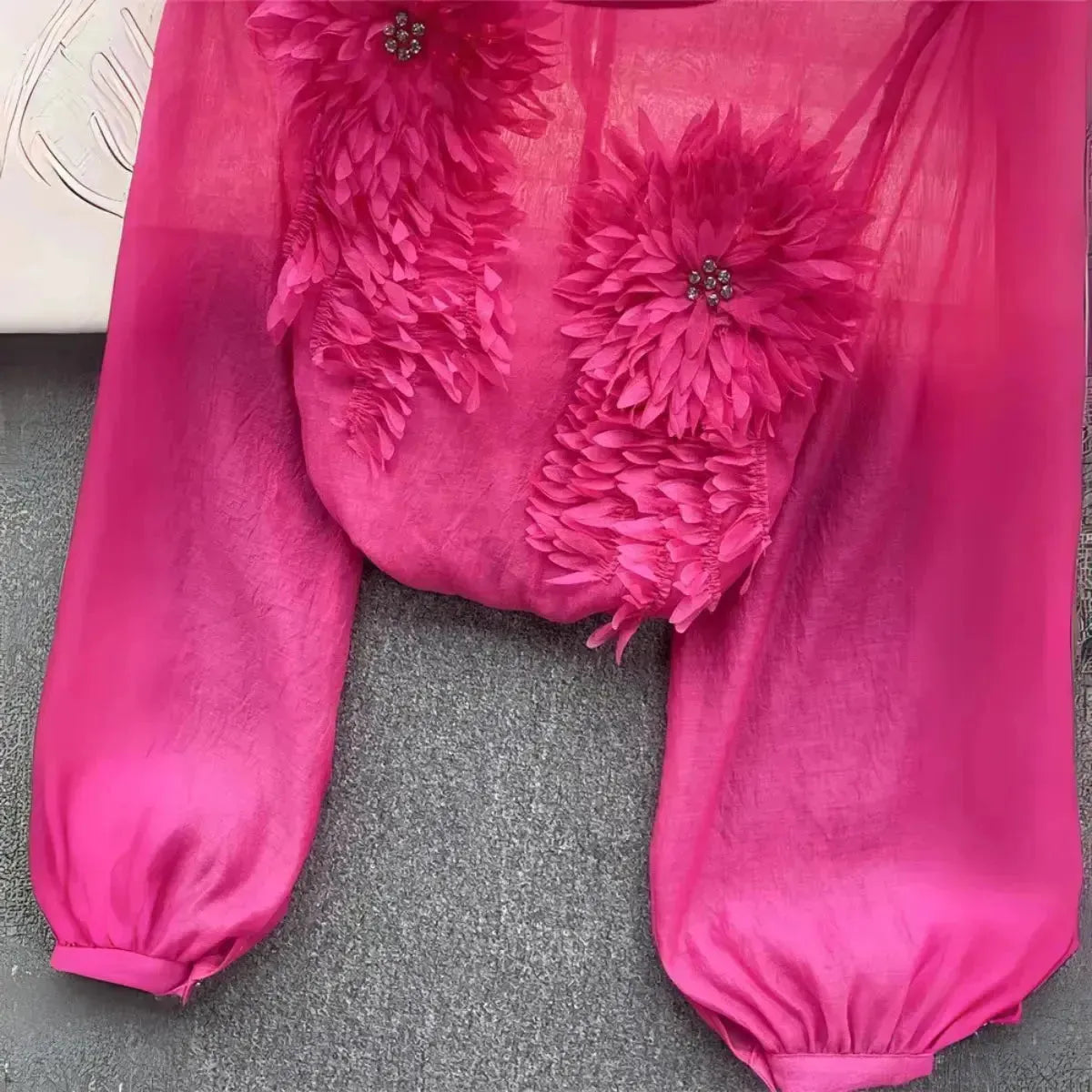 Blusa-Manga-Longa-Feminina-Floral-para-Eventos-Rosa-Choque-4