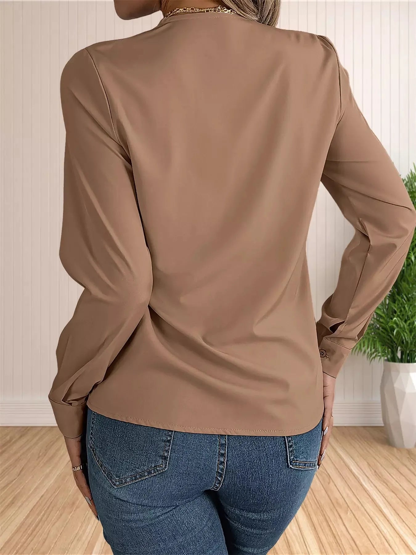 Blusa-Manga-Longa-Feminina-Social-Bege-2
