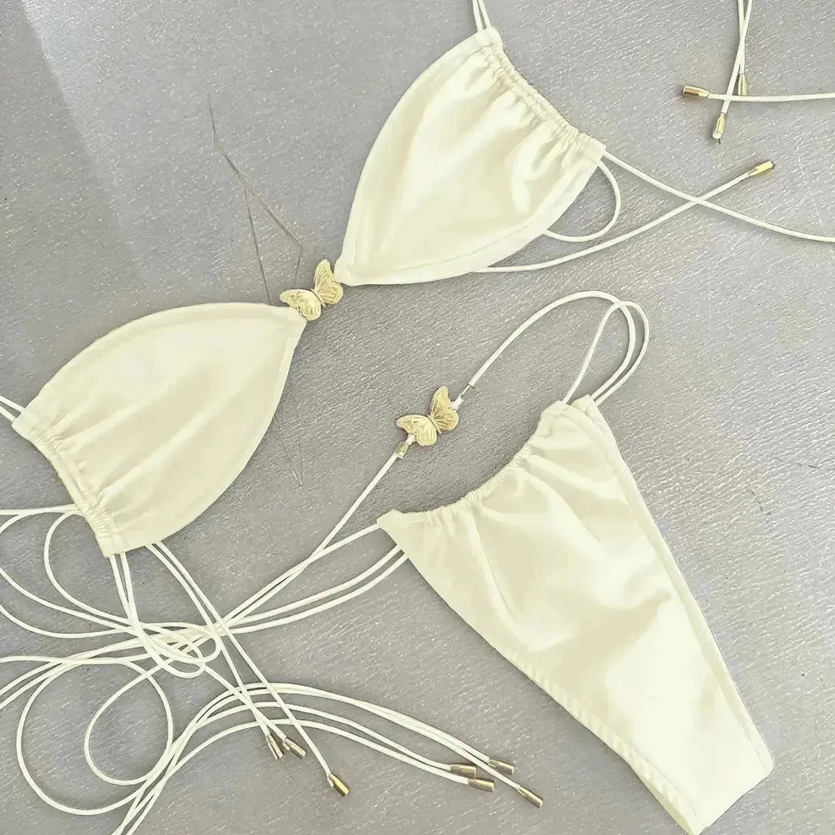 Biquini-Feminino-Fio-Dental-Luminee-Creme-com-Detalhes-de-Borboleta-3