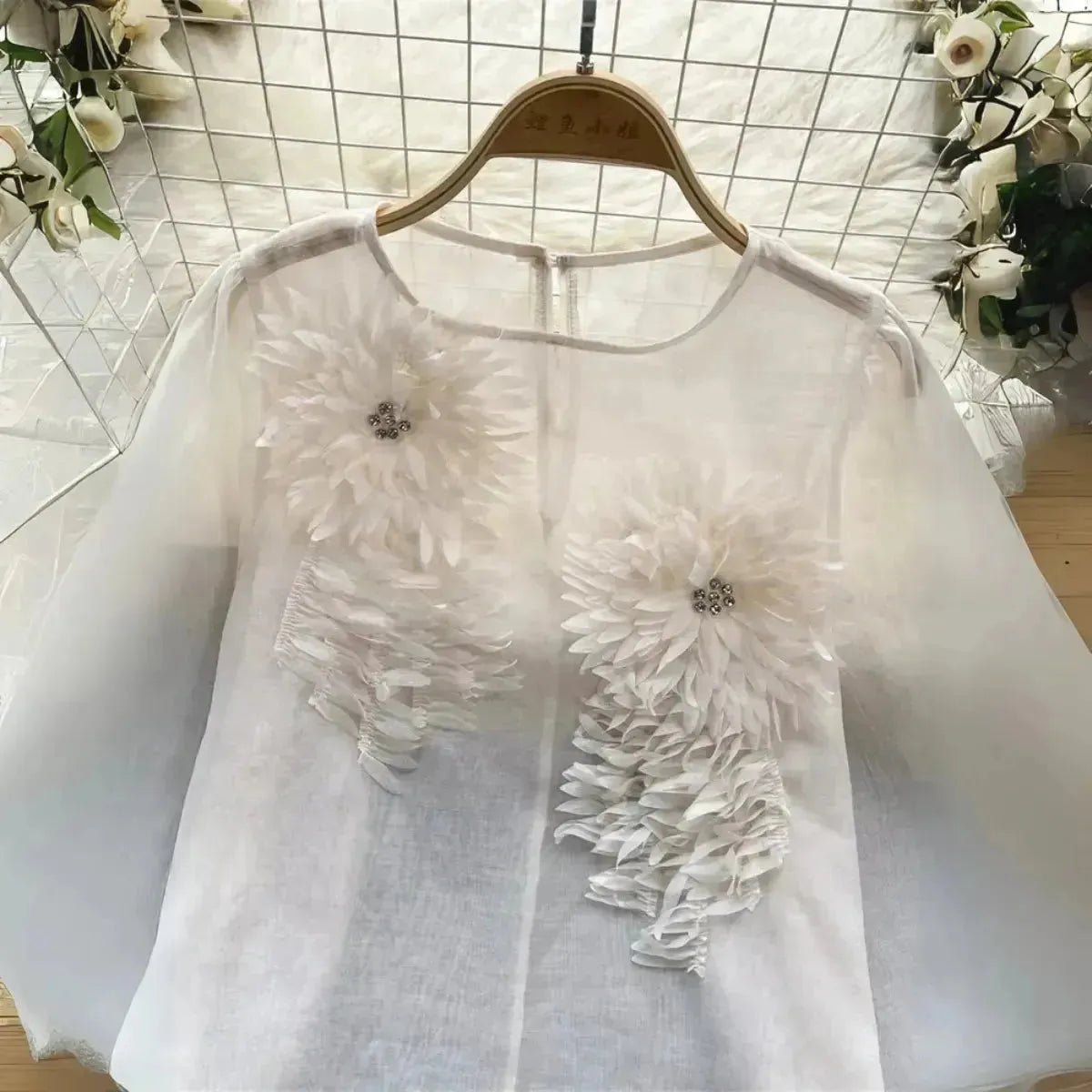 Blusa-Manga-Longa-Feminina-Floral-Elegante-Branca-3