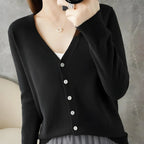 Cardigan-Elegance-Supreme-Noir-Classique-3