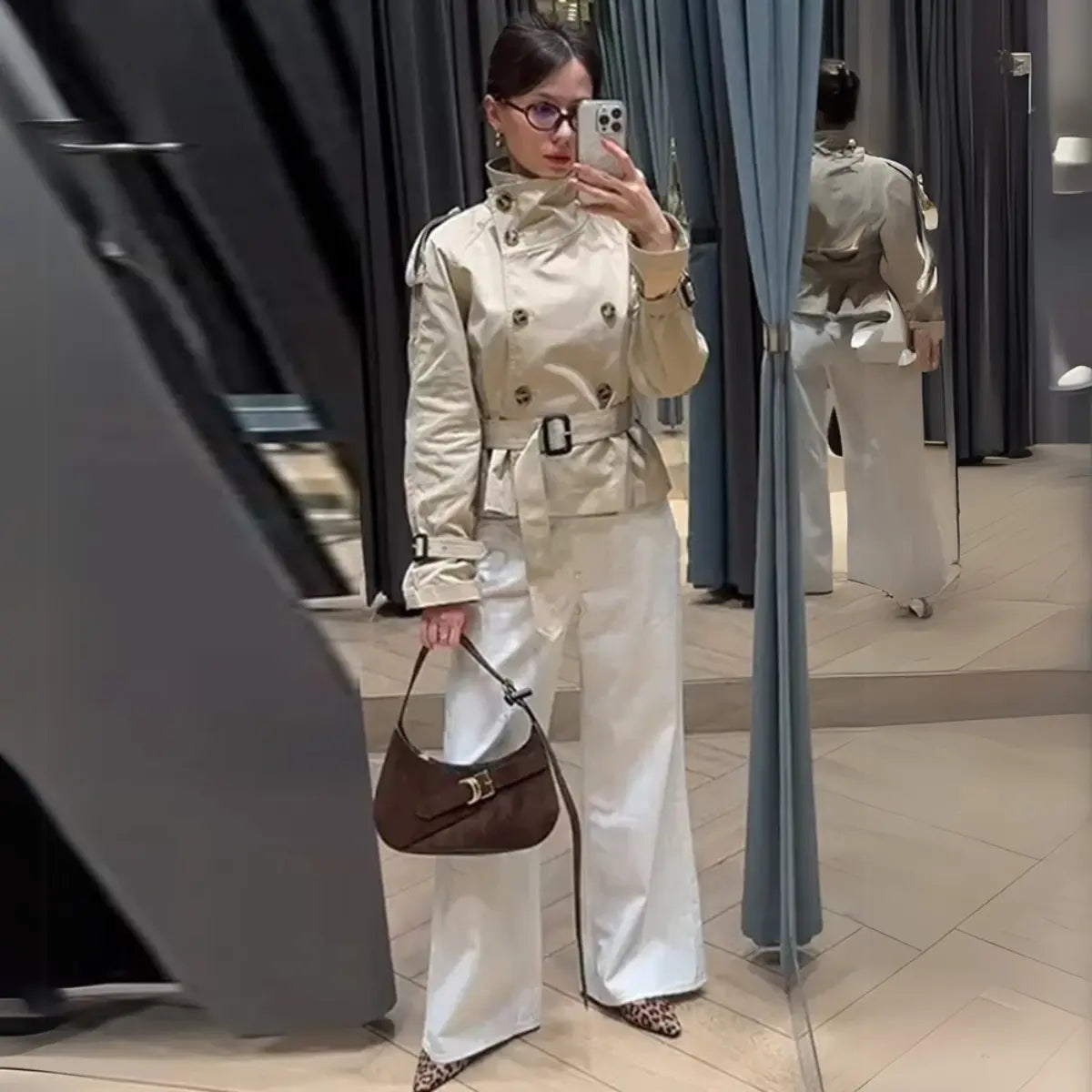 Trench-Coat-Feminino-Noble-Essence-Curto-Bege-Turtleneck-3