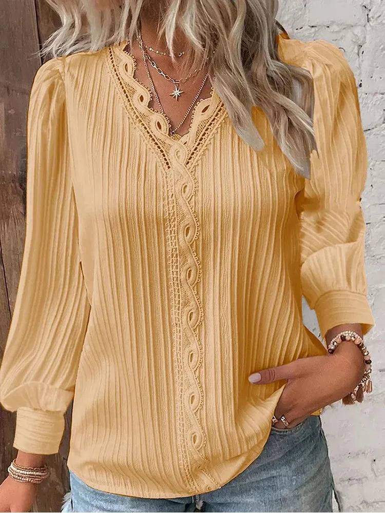 blusa-manga-longa-feminina-social-amarela-com-detalhes-em-renda